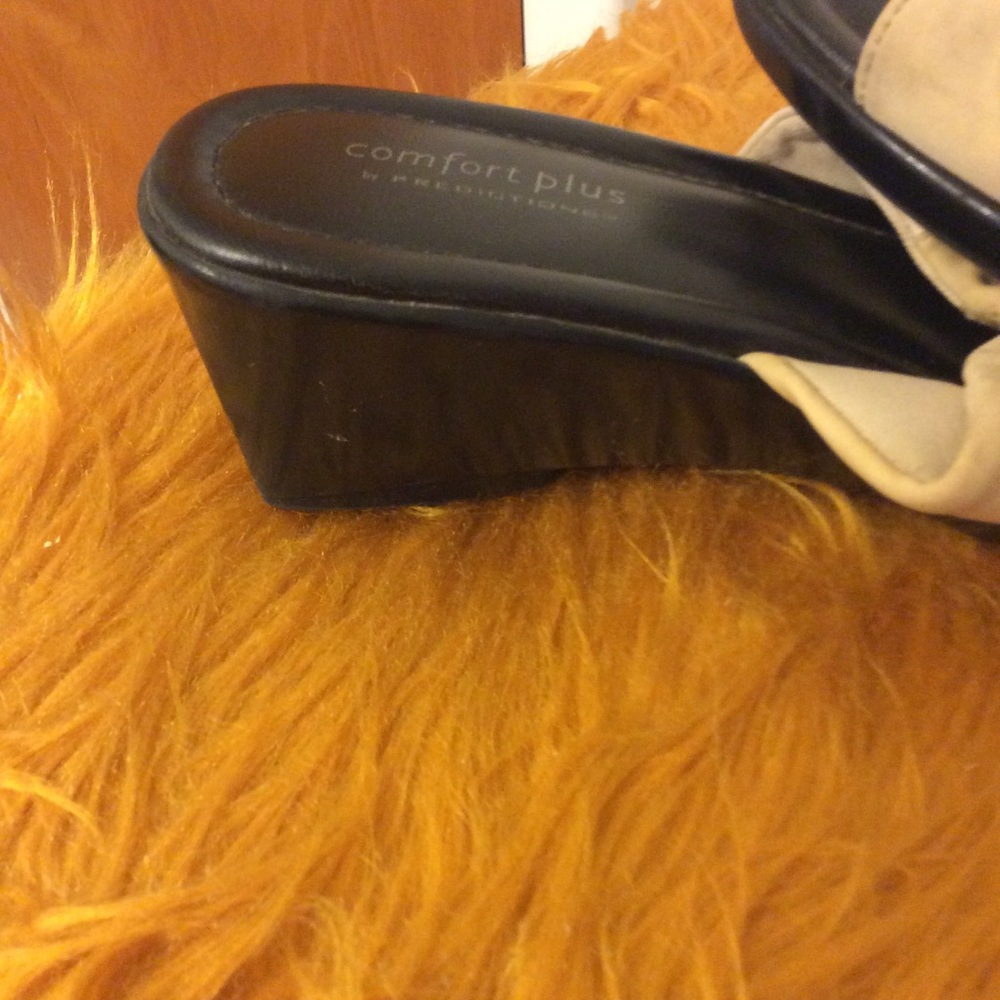 Sandals - Picture 8 of 10